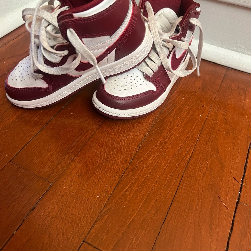 Red and White High-Top Sneakers for Everyday Style